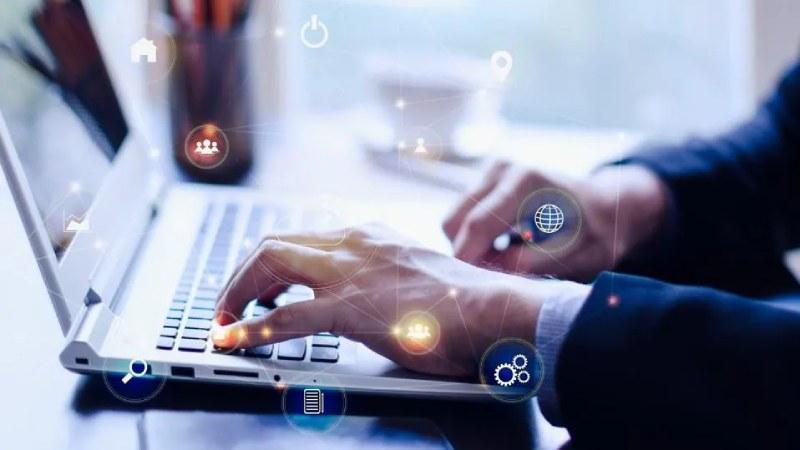 ما هي فوائد أتمتة التسويق بالذكاء الاصطناعي وطريقة تنفيذها؟