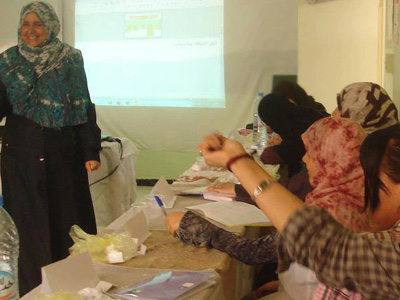 الجزائر  - بسكرة: اختتام دورة "كيف تستعد للاختبار" للمدربة عائشة لزنك