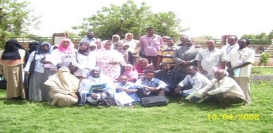 السودان - الخرطوم: المدرب العميري يقدم دورة إدارة الإجتماعات للقادة في مركز التطوير المهني