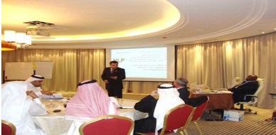 قطر - الدوحة: اختتام دورة البرمجة اللغوية العصبية مع المدرب المعمار محمد بدرة