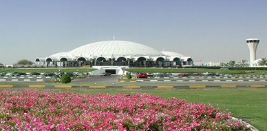 الإمارات - الشارقة: دورة حول لغة الجسد لموظفى شرطة المطار والجمارك والجوازات ينظمها مطار الشارقة