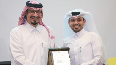 المركز الإعلامي في قطر يكرم المدرب أحمد المالكي