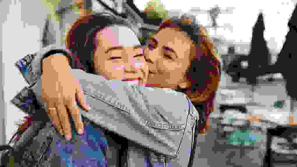 الاخت الكبرى