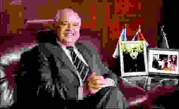 تكريم طلال ابو غزالة تكريم طلال ابو غزالة