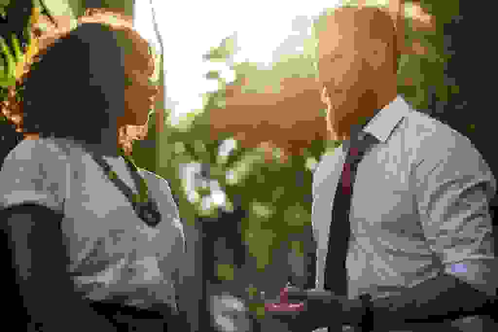 يركز الأشخاص ذوو العقليات المتحجرة على أن يفهمهم الآخرون أكثرَ من التركيز على أن يتَفَهَّموا الآخرين