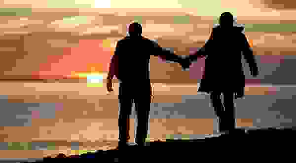 عندما تُدرِكَانِ أنَّ الحب أكثرُ من مجرَّد انجذابٍ وانسجام عندما تُدرِكَانِ أنَّ الحب أكثرُ من مجرَّد انجذابٍ وانسجام