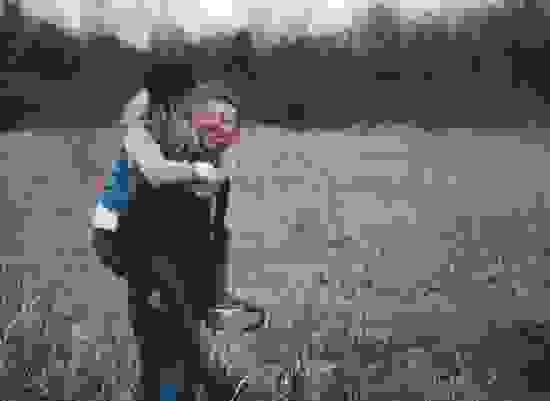 حينما يُدمِنُ أحدكما على الآخر بطريقةٍ صحيَّة حينما يُدمِنُ أحدكما على الآخر بطريقةٍ صحيَّة